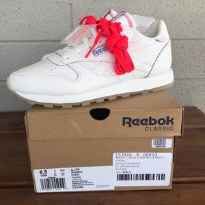 Reebok It’s A Mans World Women Sneakers Sz 6.5